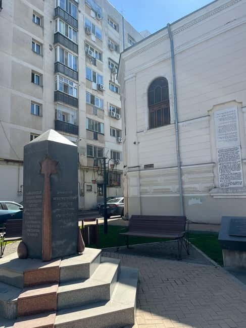 Bucharest: Jewish Heritage Private Walking Tour (group of 8) - Key Points