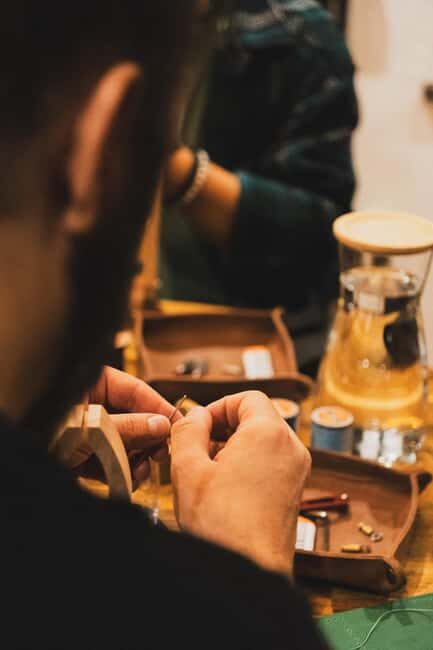 Bucharest: Leather Wallet Workshop at Urban Bag - Who This Experience Is Best For