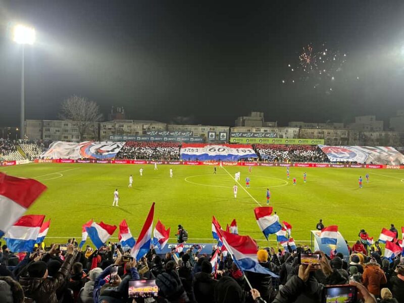 Bucharest: Live a football game with two sports journalists - Key Points