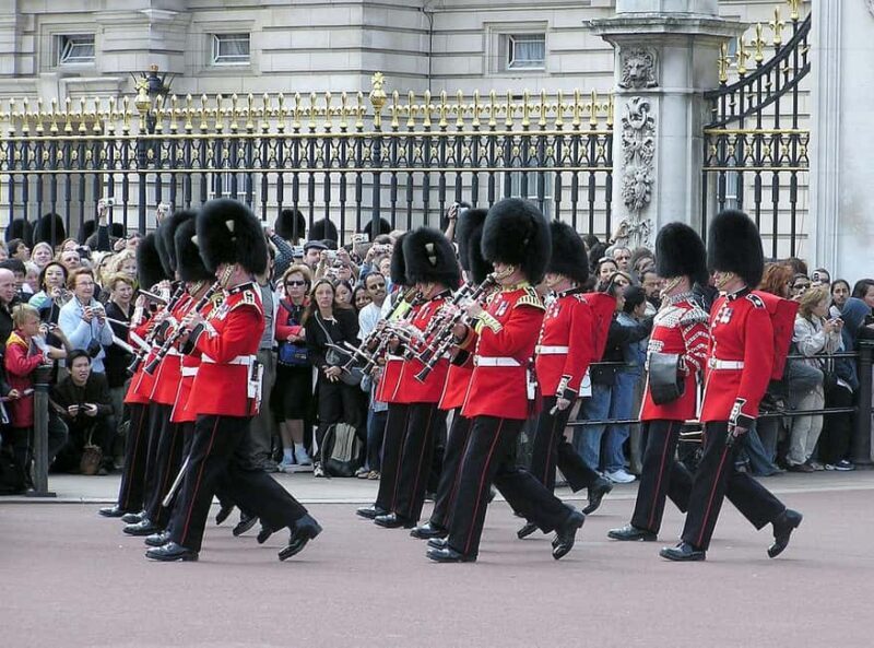 Buckingham Palace, Change the Guard & Crown Jewels Tour - A Closer Look at the Tour Experience