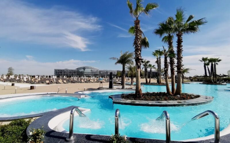 Bucuresti: Therme Bucharest Evening Entry Ticket & Transfer - Key Points