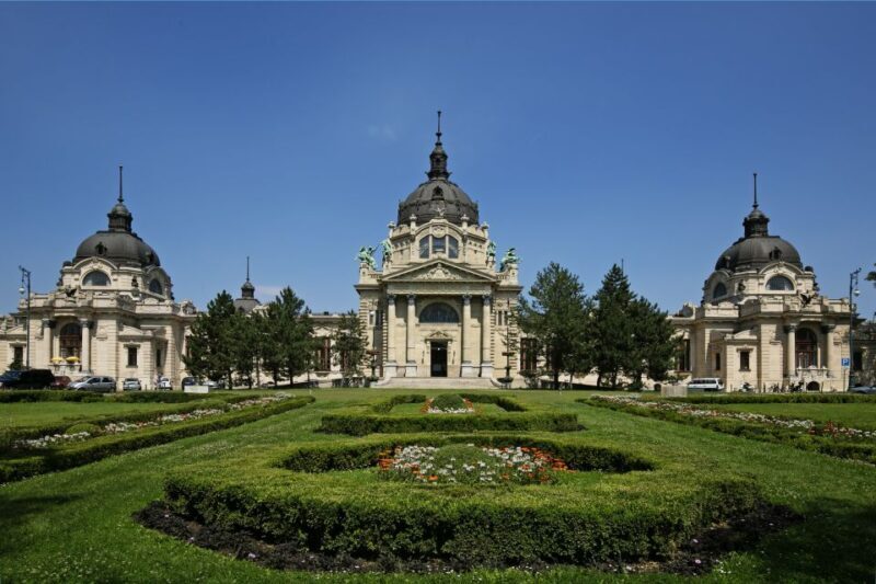 Budapest 3.5 Hour Private Walking Tour with Strudel Stop - Sightseeing Highlights and Personal Touches