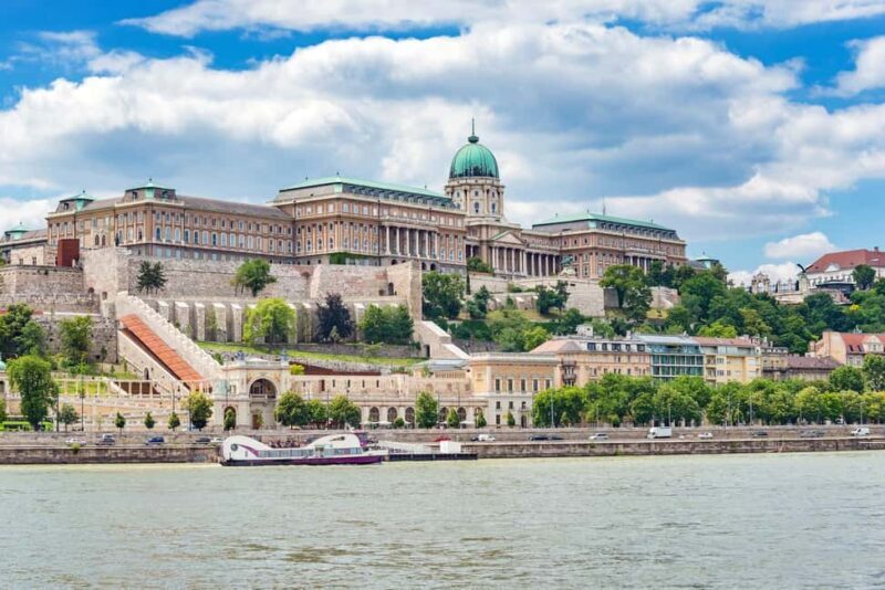 Budapest: 3-Hour Live Guided City Tour - How the Experience Feels
