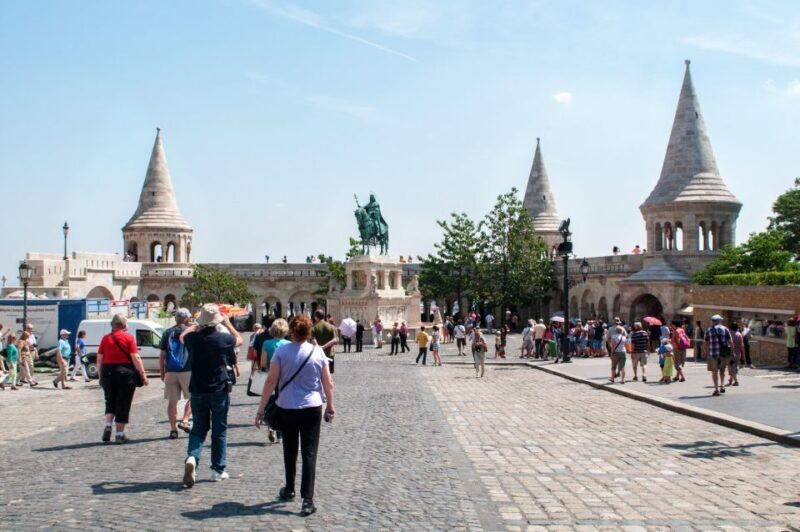 Budapest: 3-Hour Live Guided Sightseeing Tour - What to Expect on the Tour