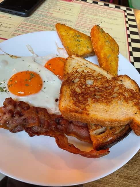 Budapest: 4-hour Bottomless Brunch w/ Cocktails & Craft Beer - What to Expect from the Bottomless Brunch