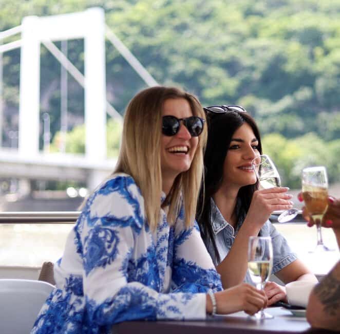 Budapest: 60-Minute Panoramic Cruise with Drink included - The Atmosphere and Overall Experience