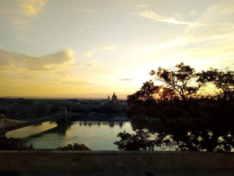 Budapest At Dawn: Scenic Walking Tour & Music Performance - Key Points