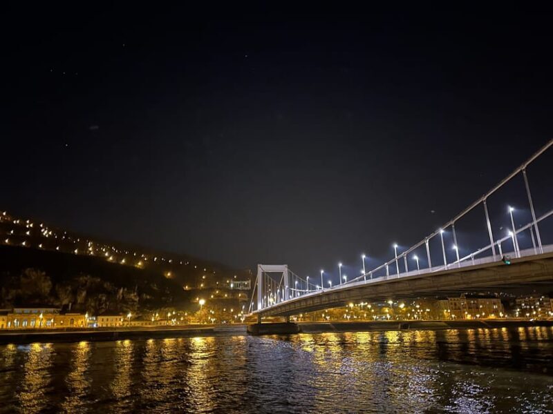 Budapest Boat Cruise at Night with a Drink & Your Own Driver - FAQ
