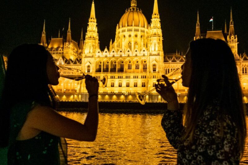 Budapest: Candlelit Dinner River Cruise with Live Music - Key Points