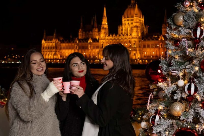 Budapest: Christmas Market Cruise with 1 Drink - Key Points