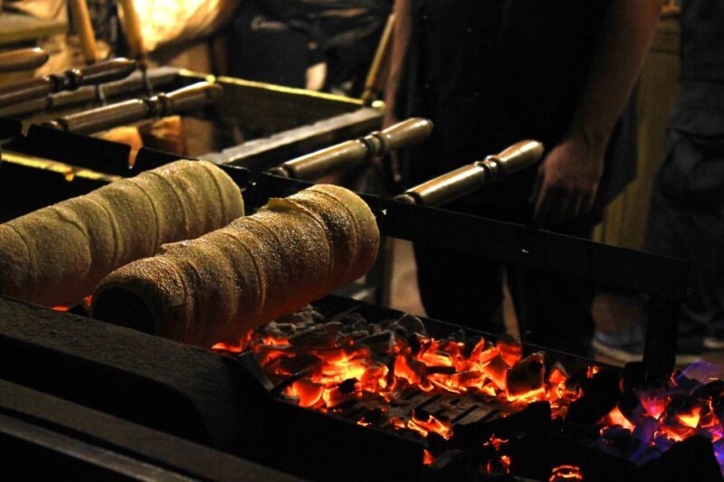 Budapest Christmas Walking Tour w Entry to Basilica - A Detailed Look at the Budapest Christmas Tour