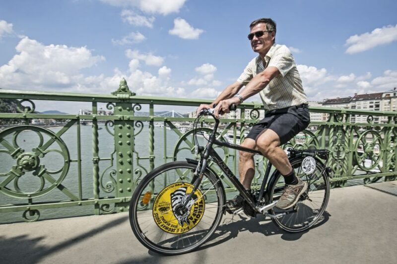 Budapest: City Bike Tour with Coffee Stop - FAQs