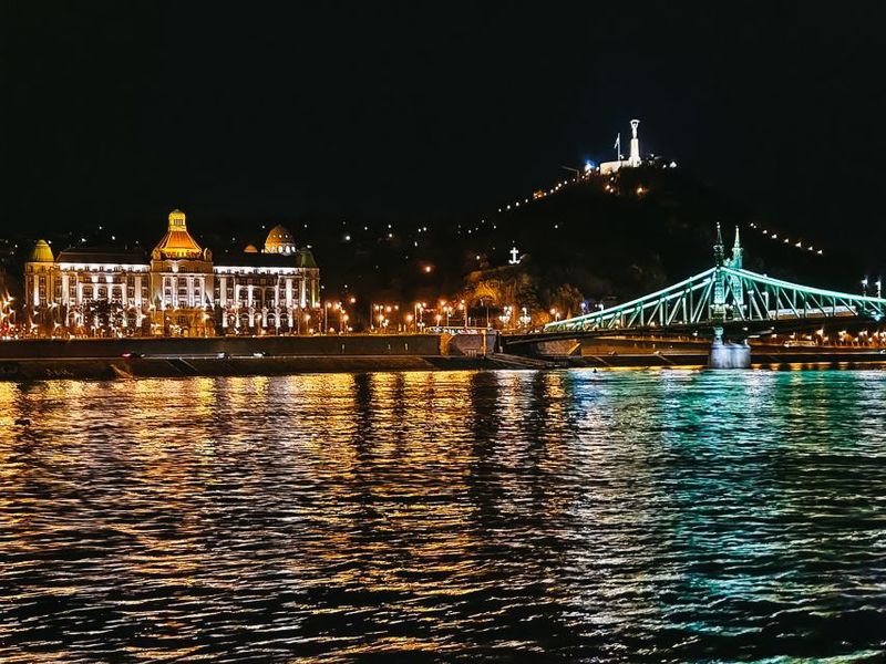 Budapest: City Highlights Sightseeing Cruise - Onboard experience: not guided, but staff presence varies