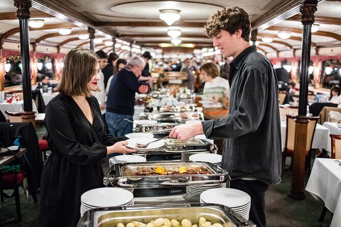 Budapest Danube Cruise with Buffet Dinner, Performances and Music - A Deep Dive into the Budapest Danube Cruise Experience