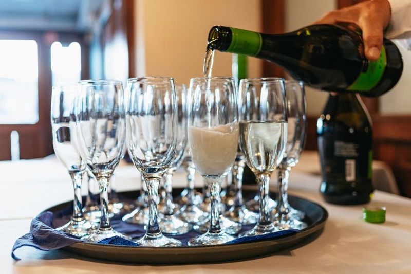 Budapest: Danube River Cruise with Dinner and Prosecco - Timing, pacing, and what to wear