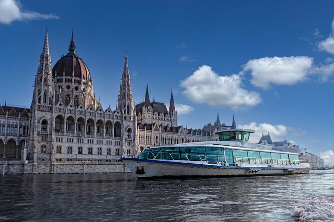 Budapest Danube Sightseeing Cruise with Drink and Audio Guide - The Details That Matter