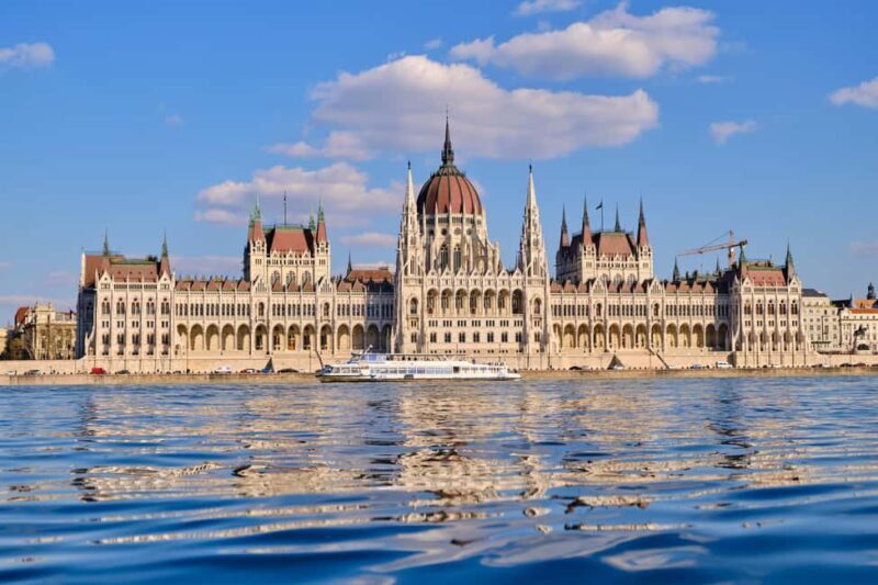 Budapest: Daytime Hop-on Hop-off Cruise with Welcome Drink - Exploring Budapest from the Water: The Experience in Detail