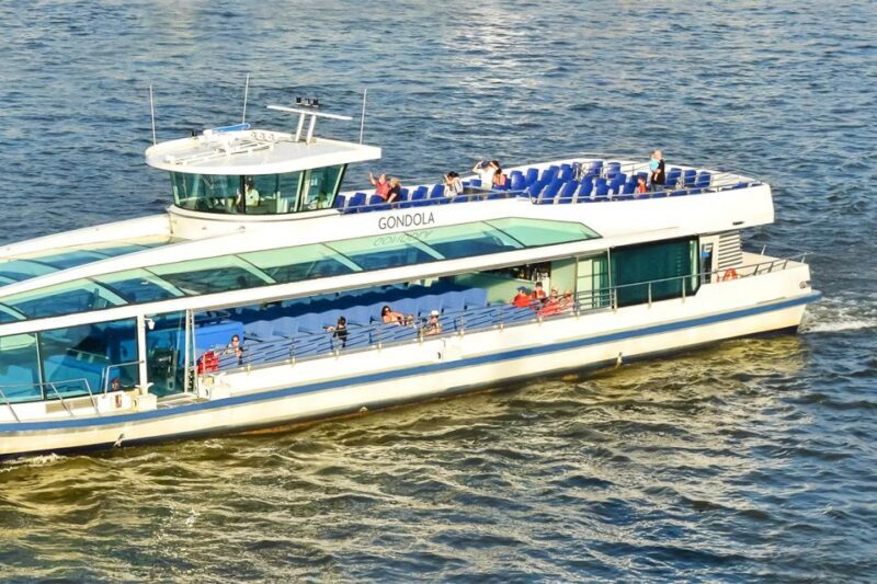 Budapest: Daytime Sightseeing Boat Cruise - Drinks and Amenities