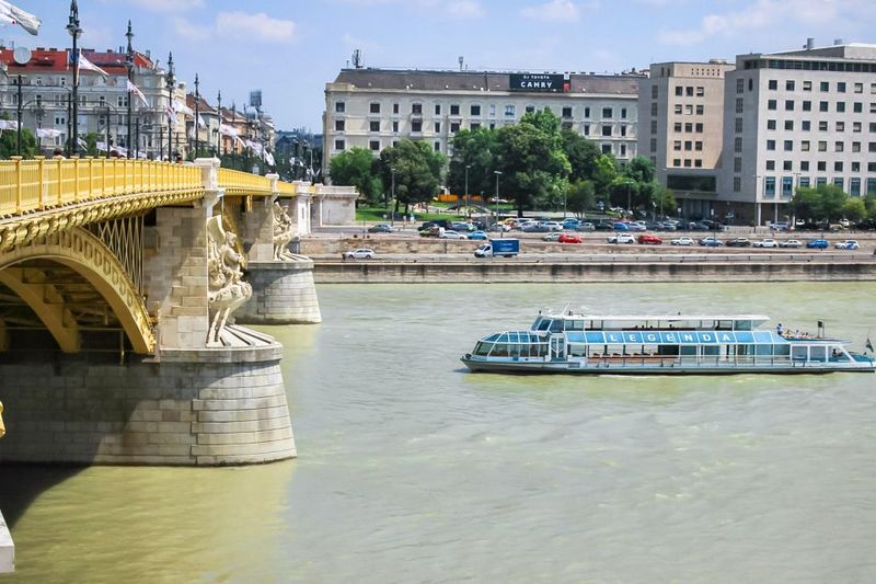 Budapest: Daytime Sightseeing Boat Cruise - Timing Your Departure: Golden Hour Gets a Lot of Love