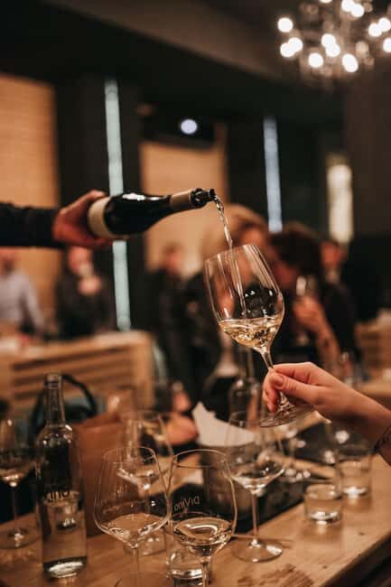 Budapest: Exclusive Wine Tasting with Tapas at DiVino Bar - Key Points