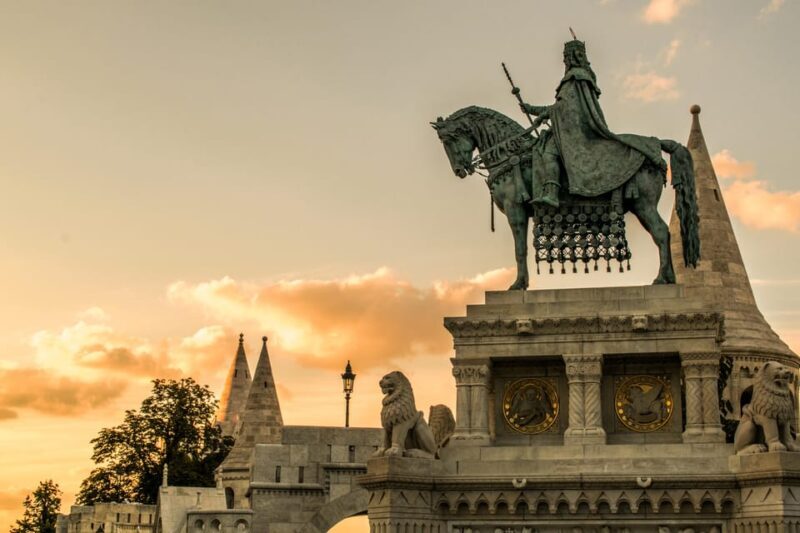 Budapest exploration for solo travelers with local companion - Key Points