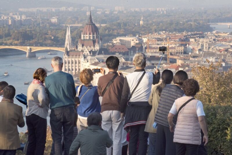 Budapest: Grand City Tour with Parliament Visit - Key Points