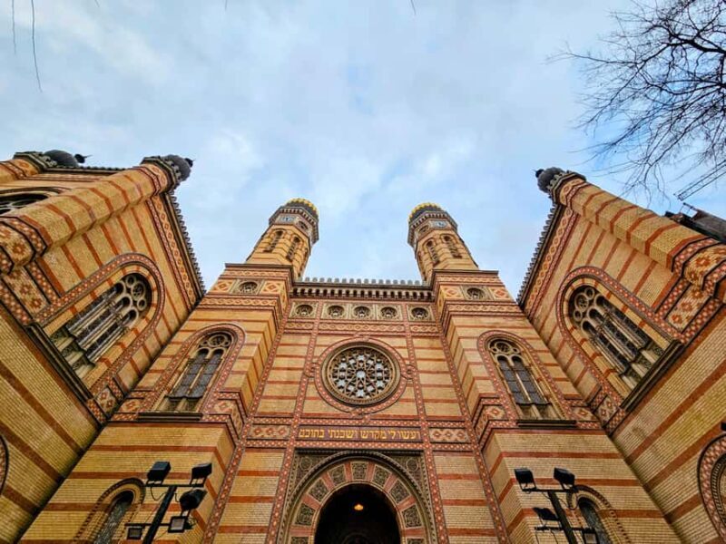 Budapest: Grand City Walking Tour with a Guide - Key Points