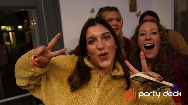 Budapest: Guided Pub Tour to Ruin Bars with Games & 6 Shots - Wine, drinks, and the practical side of ordering