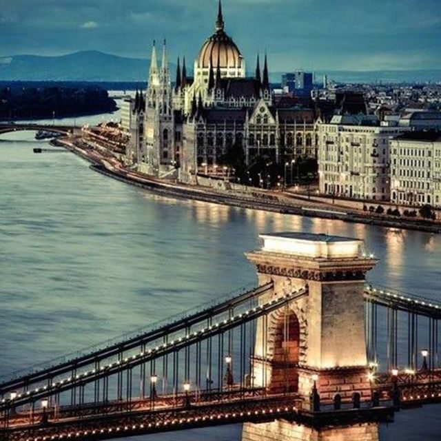 Budapest: Half-Day Highlights Small Group Private Tour - A Closer Look at the Tour Experience