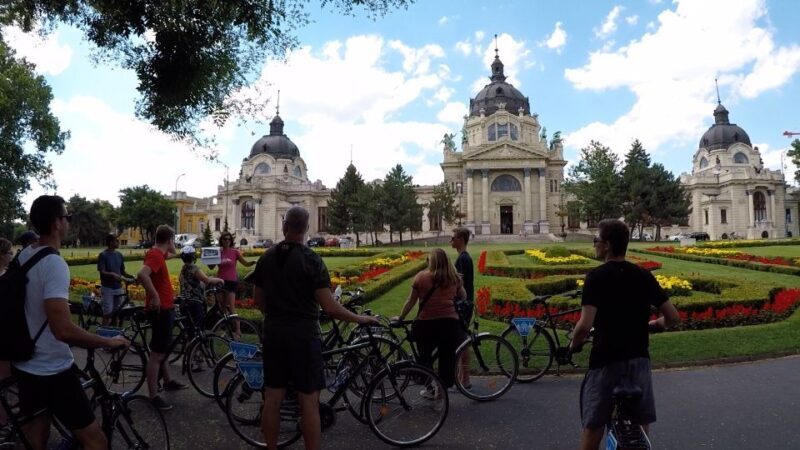 Budapest Highlights Bike Tour with a local guide - The Experience in Detail