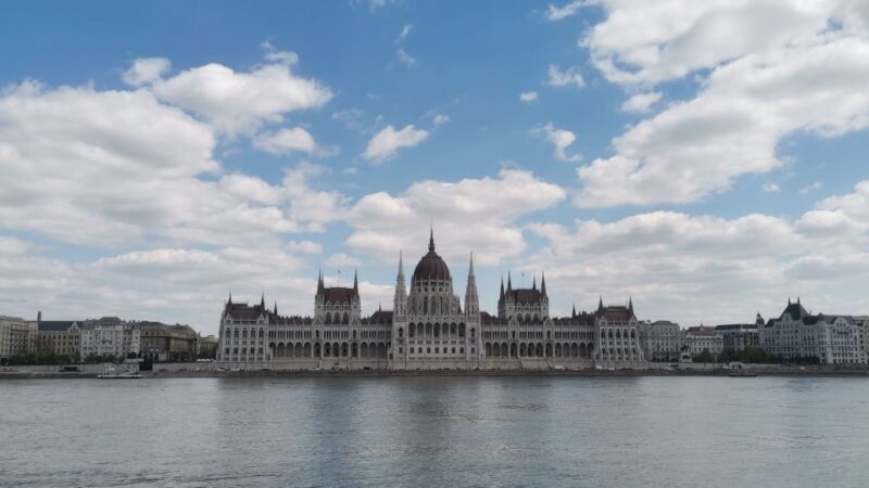 Budapest Highlights Private Bike Tour - Key Points