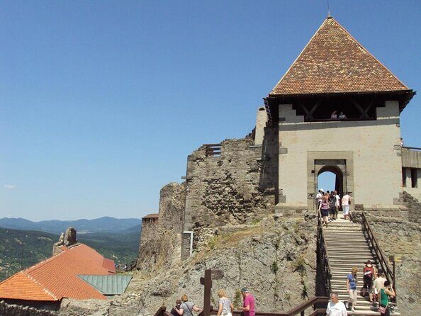 Budapest Hike to Visegrád Castle w or wo Sauna/Danube beach - A Genuine Look at the Budapest Hike to Visegrád Castle with Sauna or Danube Beach