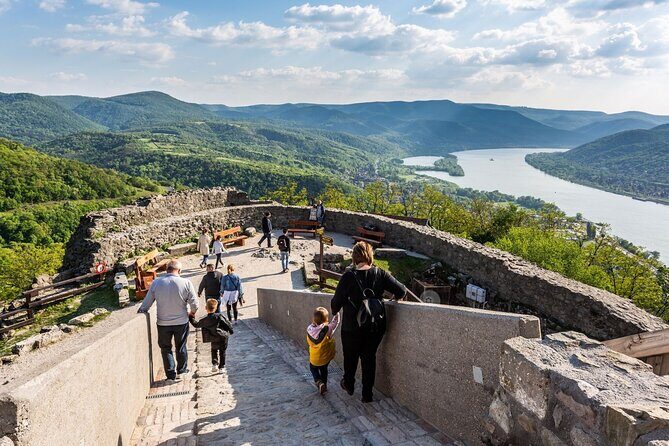 Budapest Hike to Visegrád Castle w or wo Sauna/Danube beach - Frequently Asked Questions