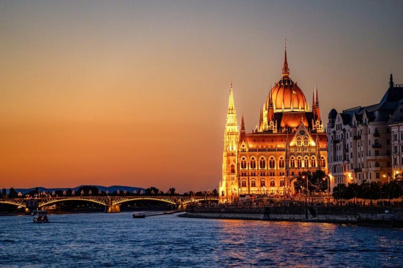 Budapest: Historic Cruise with Welcome Drink - What You Need to Know Before Booking