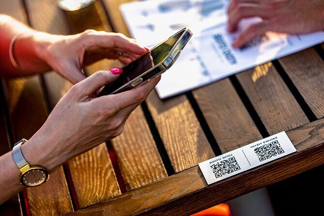 Budapest Historical Cruise with Welcome Frizzante & Audio Guide - Who Is This Cruise Best For?