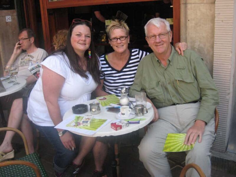 Budapest: Hungarian Language Class with Souvenir Magnet - Key Points