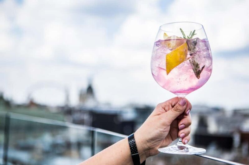 Budapest instyle: Private City Tour with Rooftop Bar Visit - Key Points