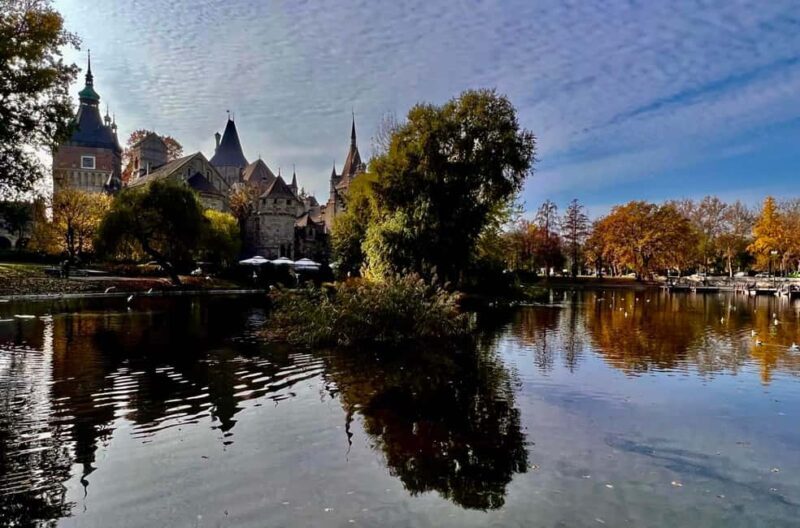 Budapest instyle: Private City Tour with Rooftop Bar Visit - Who Is This Tour Best For?