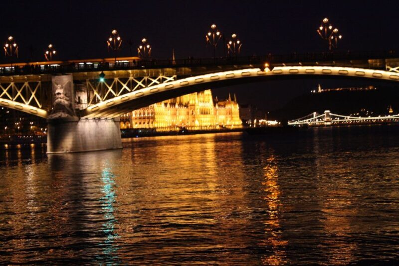 Budapest: New Years Eve Boat Cruise with Unlimited Drinks - Key Points