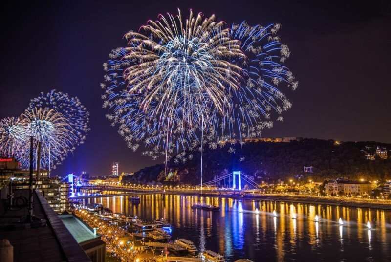 Budapest: New Year's Eve Party & Cruise with Snacks & Drinks - The Experience and Atmosphere