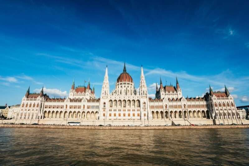 Budapest: Nighttime or Daytime Sightseeing Cruise - Practical Tips for Your Cruise