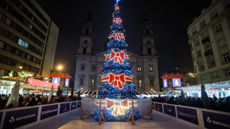 Budapest: Parliament, Christmas Market and Ferris Wheel - Introducing the Budapest Tour Experience