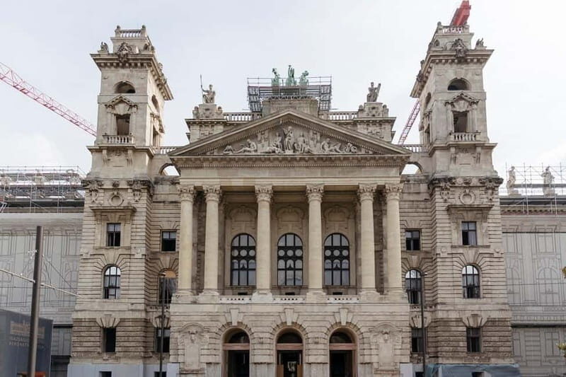 Budapest: Parliament & Its Surroundings Tour with Folk Music - FAQs