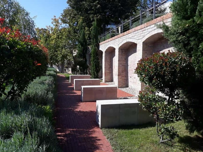 Budapest: Parliament & Its Surroundings Tour with Folk Music - Final Thoughts