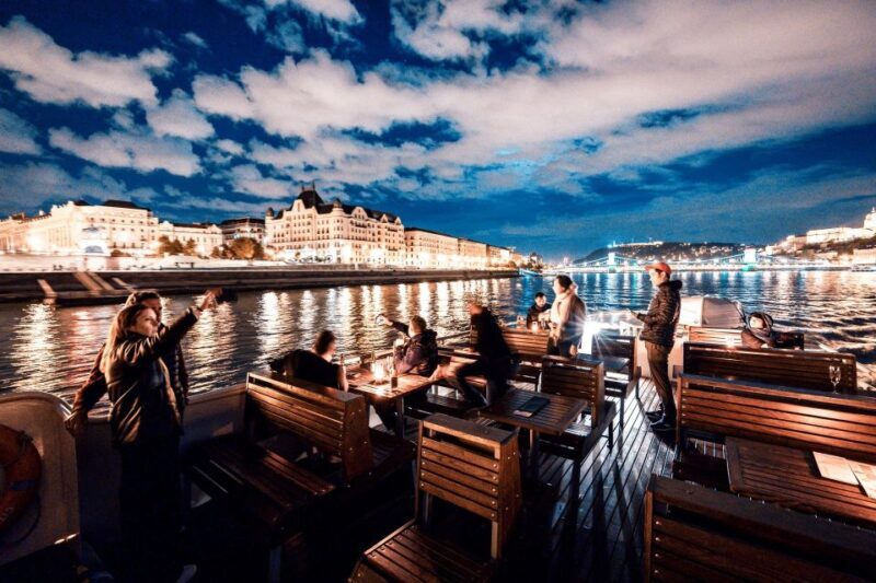 Budapest: Premium Sightseeing Cruise with Tokaj Frizzante - Who Should Consider This Tour?