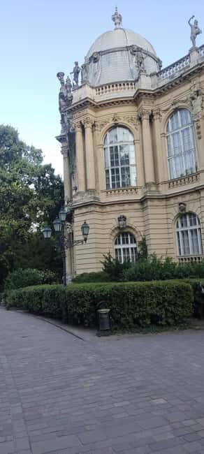 Budapest: Private 3 hours Electric Rickshaw Tour with Coffee - FAQ