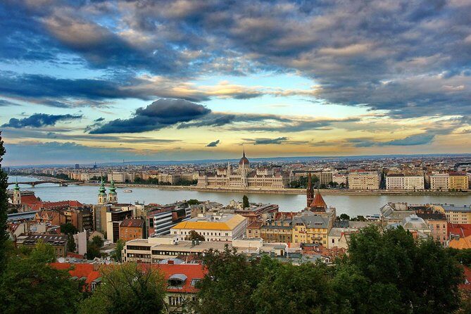 Budapest Private 4 Hour City Tour Experience with a car / van - FAQs