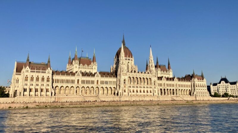 Budapest: Private Sightseeing Tour by car - The Value of the Tour