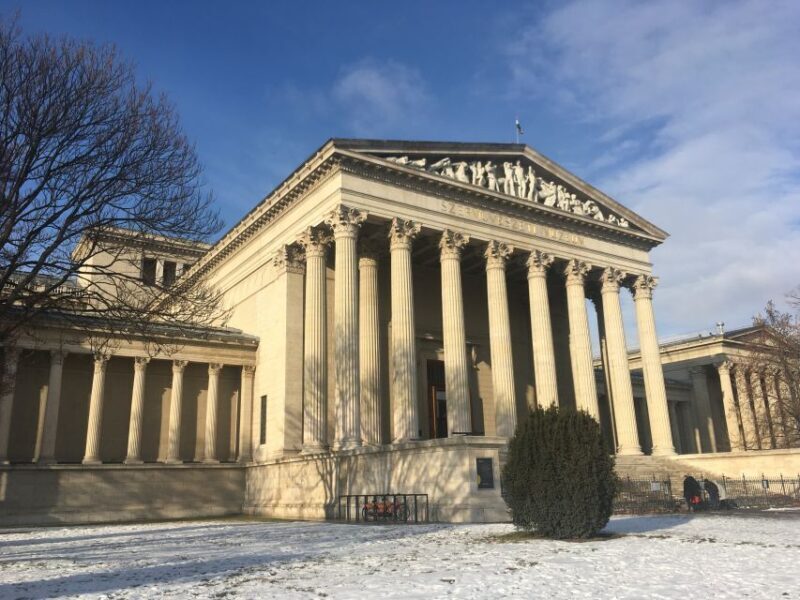 Budapest: Private Sightseeing Walking Tour with Local Guide - What Makes This Tour Stand Out?