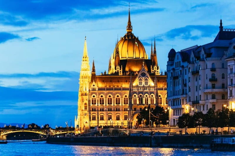 Budapest: Prosecco Dinner Cruise with Live Music - What to Expect During the Cruise